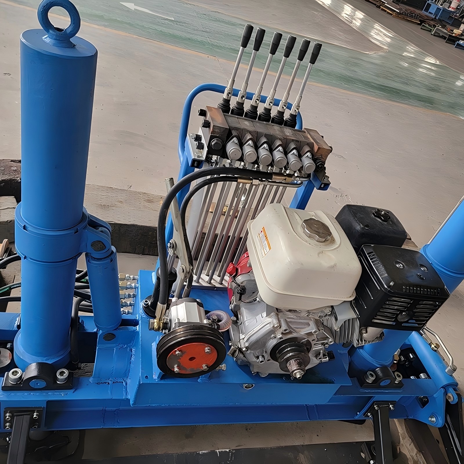 Гидравлическая машина подъема и выравнивания