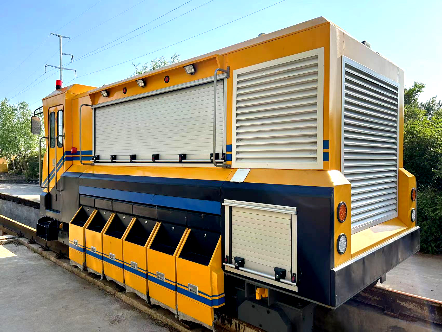 Интеллектуальное оборудование для отделки и шлифования среднего размера