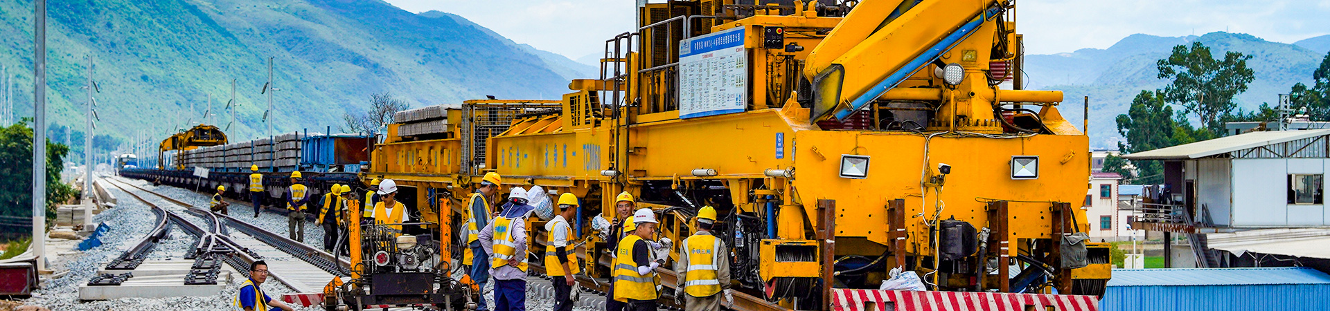 pneumatic tamping devices